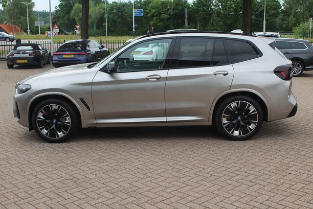 BMW X3 iX3 Executive 80 kWh / SOH 99% / Trekhaak / Panoramadak / Camera / Leder / 20'' / DAB / Sfeerverlichting / Stoelverwarming / Cruise Control