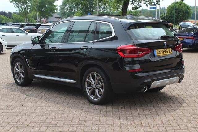 BMW X3 xDrive20d High Exe. 1e Eigenaar! / Panoramadak / Camera / Leder / Head-up / 19'' / Navigatie / Stoelverwarming / Cruise Control