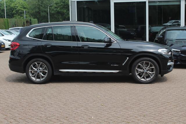 BMW X3 xDrive20d High Exe. 1e Eigenaar! / Panoramadak / Camera / Leder / Head-up / 19'' / Navigatie / Stoelverwarming / Cruise Control