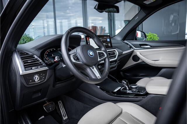 BMW X3 xDrive30e M-Sport | Panorama l Laser l 360 cam | HUD |