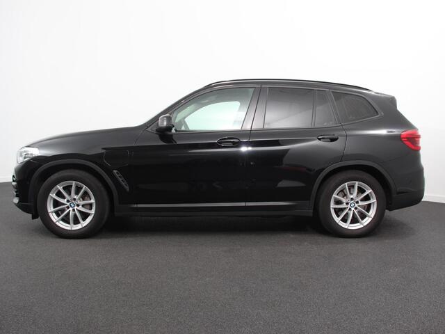 BMW X3 xDrive30e Plug in Hybride Advantage Automaat Navigatie Climate Control Adaptive Cruise Control Head up display Led Dab Parkeer sensoren V+A Stoelverwarming Camera