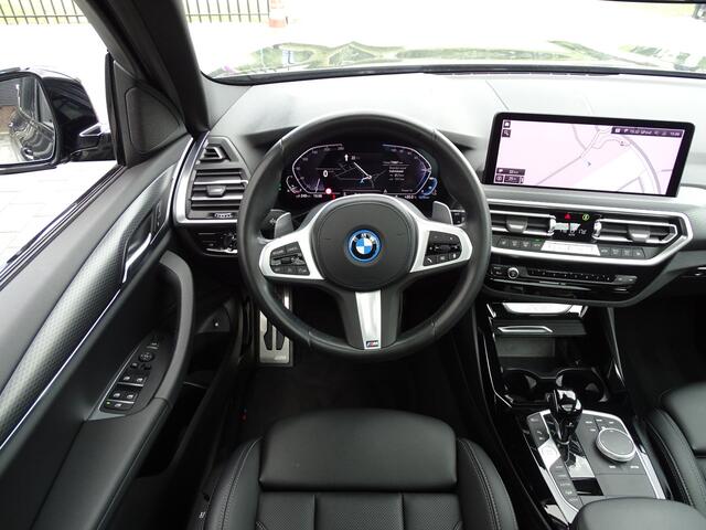 BMW X3 xDrive30e M Sportpakket Pano-Dak Driv.Ass. HiFi Cockpit-Pro. Sport-Aut. PDC LED 19"LM Velgen