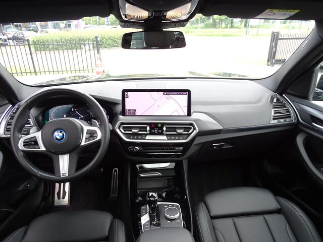 BMW X3 xDrive30e M Sportpakket Pano-Dak Driv.Ass. HiFi Cockpit-Pro. Sport-Aut. PDC LED 19"LM Velgen