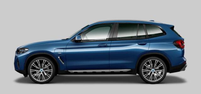 BMW X3 xDrive30e High Executive Panoramadak - Parking/Driving Assistant - Active Protection - Head up - Hifi - Ambient Air pakket - Comfort Access - Getinte/geluidswerende ruiten - Stuurwielrand verwarmd -