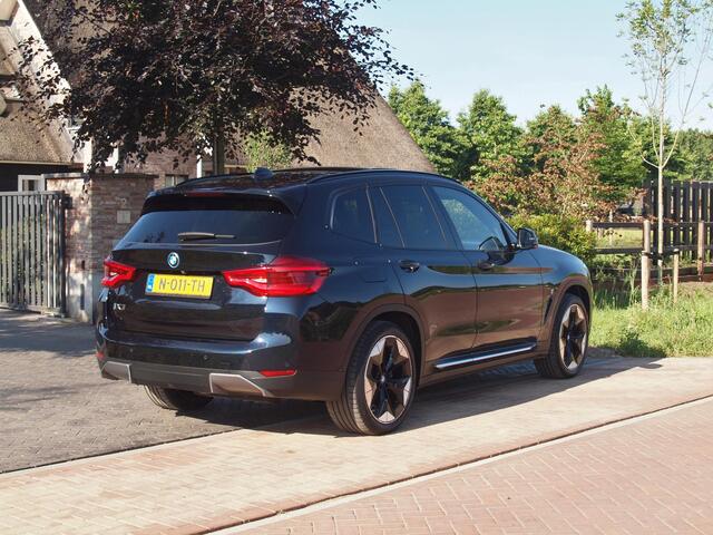 BMW X3 iX3 High Executive 80 kWh | Panoramadak | Apple Carplay | 360 Camera | Harman Kardon | Trekhaak | Cruise Control |