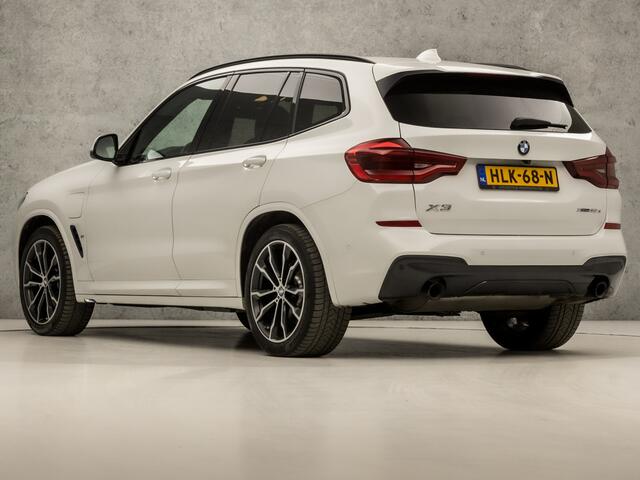 BMW X3 xDrive30e M Sport 293Pk Automaat (APPLE CARPLAY, M PAKKET, GROOT NAVI, SFEERVERLICHTING, KEYLESS, LEDEREN SPORTSTOELEN, GETINT GLAS, CAMERA, NIEUWE APK, NIEUWSTAAT)