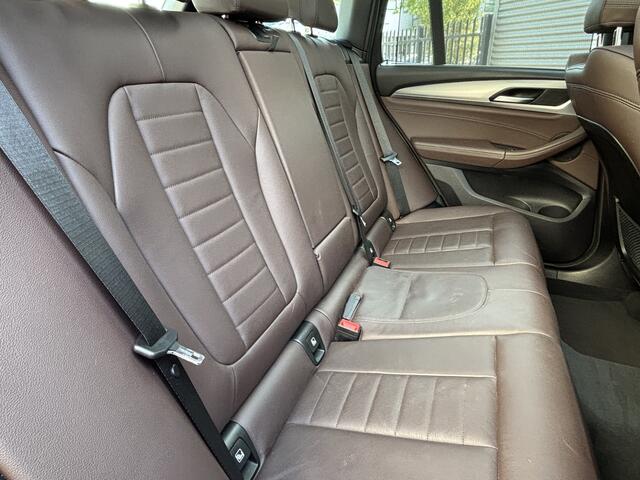 BMW X3 xDrive20i High Executive | M-Sport | HUD | Elk. Trekhaak | Panoramadak | 20inch | Elk. stoel |