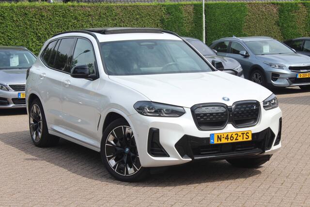 BMW X3 iX3 High Executive 80 kWh / Panoramadak / 360Camera / Head-up / 20'' / Leder / Harman Kardon / Sfeerverlichting / Dodehoek / DAB / Stoelverwarming / ACC