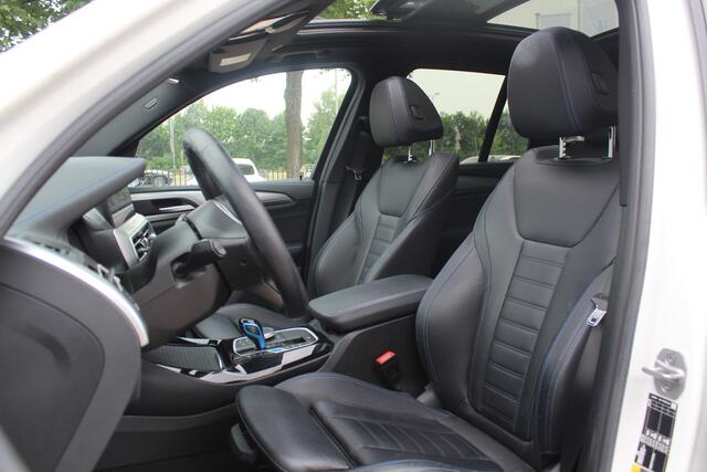 BMW X3 iX3 High Executive 80 kWh / Panoramadak / 360Camera / Head-up / 20'' / Leder / Harman Kardon / Sfeerverlichting / Dodehoek / DAB / Stoelverwarming / ACC