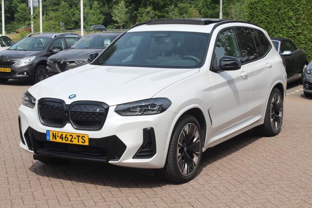 BMW X3 iX3 High Executive 80 kWh / Panoramadak / 360Camera / Head-up / 20'' / Leder / Harman Kardon / Sfeerverlichting / Dodehoek / DAB / Stoelverwarming / ACC
