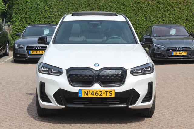 BMW X3 iX3 High Executive 80 kWh / Panoramadak / 360Camera / Head-up / 20'' / Leder / Harman Kardon / Sfeerverlichting / Dodehoek / DAB / Stoelverwarming / ACC