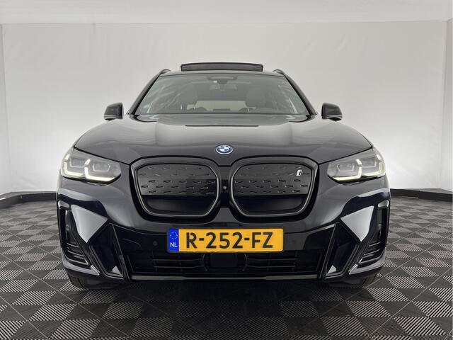 BMW X3 iX3 High Executive Shadow-line-Plus-Pack 80 kWh [ 3-Fase ] (INCL-BTW) *PANO | LUXURY-LEATHER | FULL-LED | MEMORY-PACK | HEAD-UP | ADAPTIVE-CRUISE | TOPVIEW | HARMAN/KARDON-AUDIO | BLIND-SPOT | SPORT-SEATS | DAB+ | CARPLAY | KEYLESS | 20''ALU*