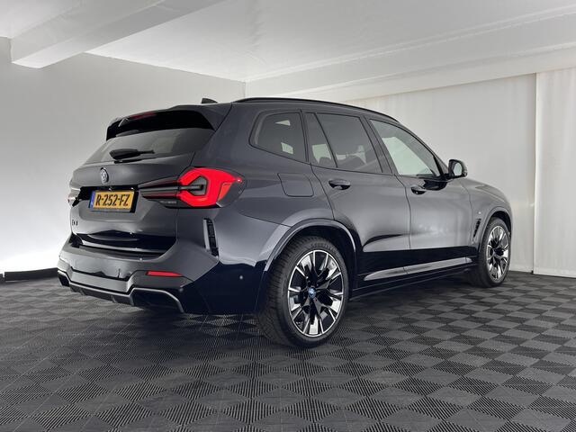 BMW X3 iX3 High Executive Shadow-line-Plus-Pack 80 kWh [ 3-Fase ] (INCL-BTW) *PANO | LUXURY-LEATHER | FULL-LED | MEMORY-PACK | HEAD-UP | ADAPTIVE-CRUISE | TOPVIEW | HARMAN/KARDON-AUDIO | BLIND-SPOT | SPORT-SEATS | DAB+ | CARPLAY | KEYLESS | 20''ALU*
