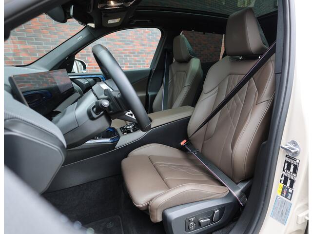 BMW X3 30e xDrive | Trekhaak - Pano - HUD - M Sport Pro