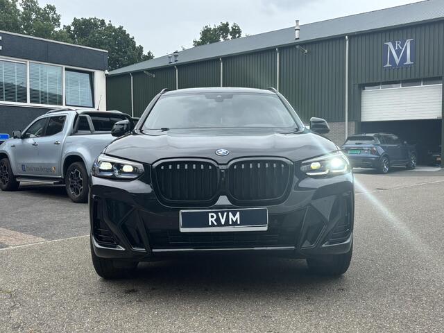 BMW X3 xDrive30e M SPORT | LASER LED | PANORAMADAK | HEAD UP | 360 CAMERA | ELECTRISCHE STOELEN | STOEL EN STUUR VERWARMING | DODE HOEK | DEALER ONDERHOUDEN