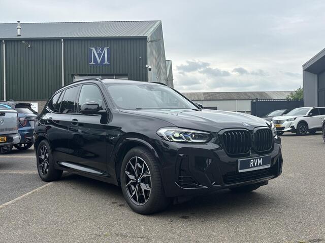 BMW X3 xDrive30e M SPORT | LASER LED | PANORAMADAK | HEAD UP | 360 CAMERA | ELECTRISCHE STOELEN | STOEL EN STUUR VERWARMING | DODE HOEK | DEALER ONDERHOUDEN