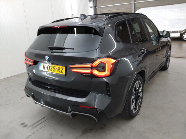 BMW X3 iX3 High Executive 80 kWh | Verwacht | M-pakket | Leder | Panoramadak |