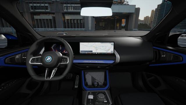 BMW X3 xDrive30e M Sport Automaat / Panoramadak / Trekhaak / Sportstoelen / Adaptieve LED / Parking Assistant Plus / Stoelventilatie / Comfort Access / Stuurverwamring