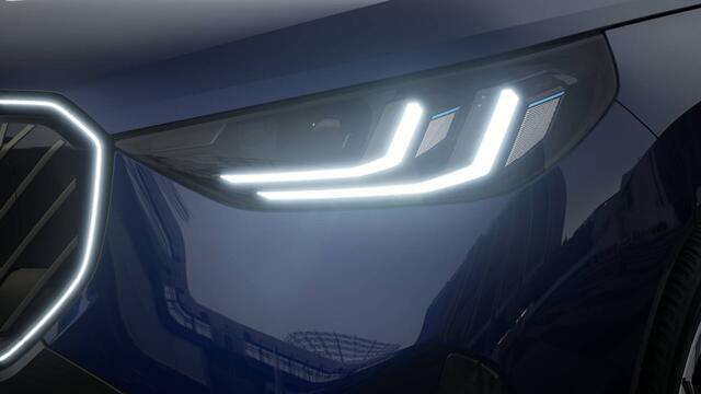 BMW X3 xDrive30e M Sport Automaat / Panoramadak / Trekhaak / Sportstoelen / Adaptieve LED / Parking Assistant Plus / Stoelventilatie / Comfort Access / Stuurverwamring
