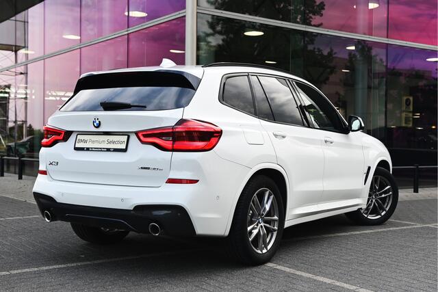 BMW X3 xDrive30e High Executive Automaat / Panoramadak / Trekhaak / Sportstoelen / Comfort Access / Stuurverwarming / Parking Assistant Plus / LED / Adaptief onderstel