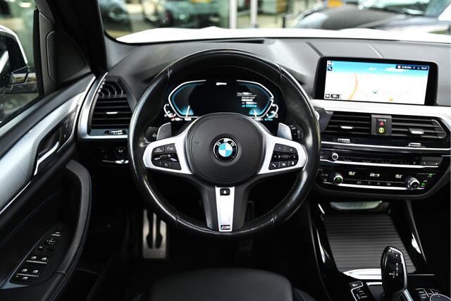 BMW X3 xDrive30e High Executive Automaat / Panoramadak / Trekhaak / Sportstoelen / Comfort Access / Stuurverwarming / Parking Assistant Plus / LED / Adaptief onderstel