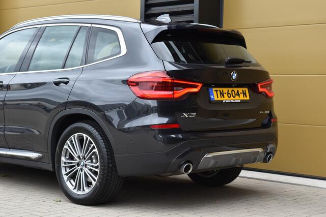 BMW X3 xDrive20i High Executive * Luxury line * Trekhaak * Elektrische stoelen met memory * Head-up * LED *