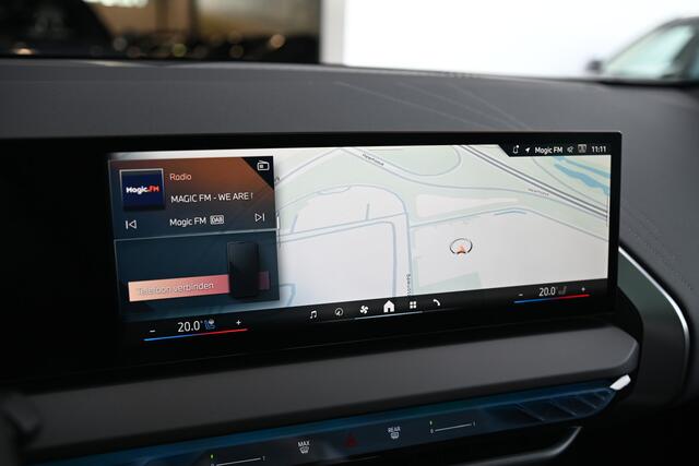 BMW X3 xDrive30e M Sport Automaat / Panoramadak / Trekhaak / Sportstoelen / Adaptieve LED / Parking Assistant Plus / Stoelventilatie / Comfort Access