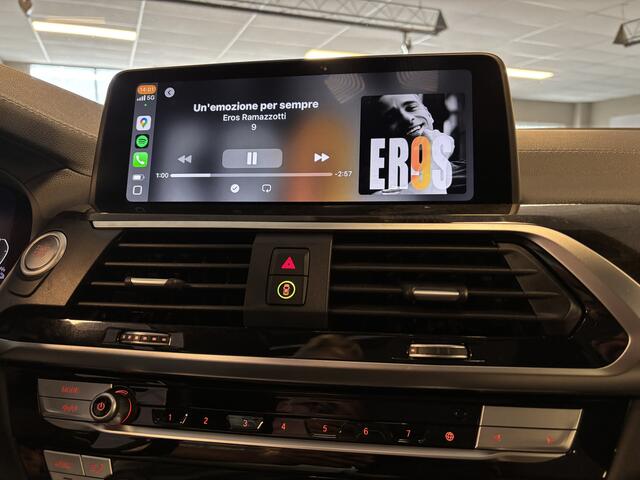 BMW X3 xDrive30e Luxury Line / Panodak / HeadUp / Stoelventilatie / H&K / Gesture control / 360 camera / Dab+ / Apple Carplay - NIEUWSTAAT -