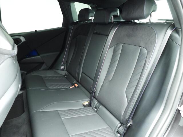 BMW X3 30e xDrive M-Sportpakket Pro / Trekhaak / Panoramadak / Getint glas / Professional Pack / Driving assist prof / Alu wielen 21 inch