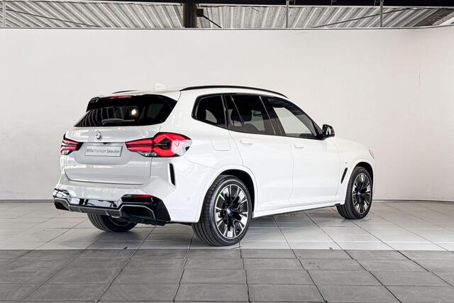 BMW X3 iX3 High Executive Shadow Line Pack