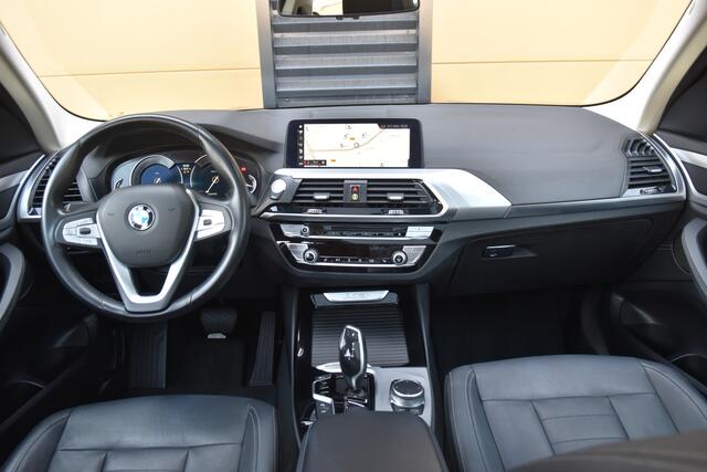 BMW X3 xDrive20i High Executive * Elektrische trekhaak * 360 camera * Panorama dak * 18 Inch *
