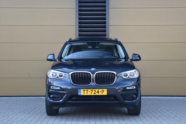 BMW X3 xDrive20i High Executive * Elektrische trekhaak * 360 camera * Panorama dak * 18 Inch *