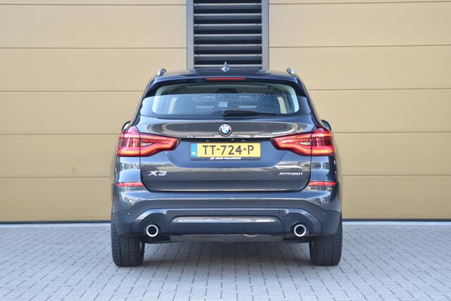 BMW X3 xDrive20i High Executive * Elektrische trekhaak * 360 camera * Panorama dak * 18 Inch *