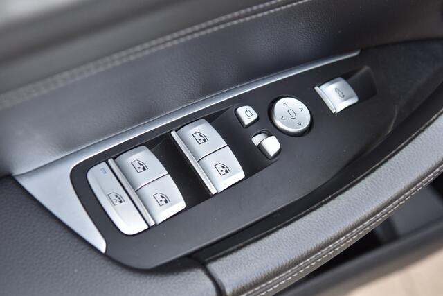 BMW X3 xDrive20i High Executive * Elektrische trekhaak * 360 camera * Panorama dak * 18 Inch *