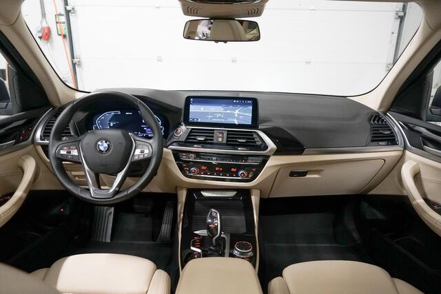 BMW X3 xDrive30e Panoramadak | Head Up | Camera's | Hifi | Elektr. stoelen