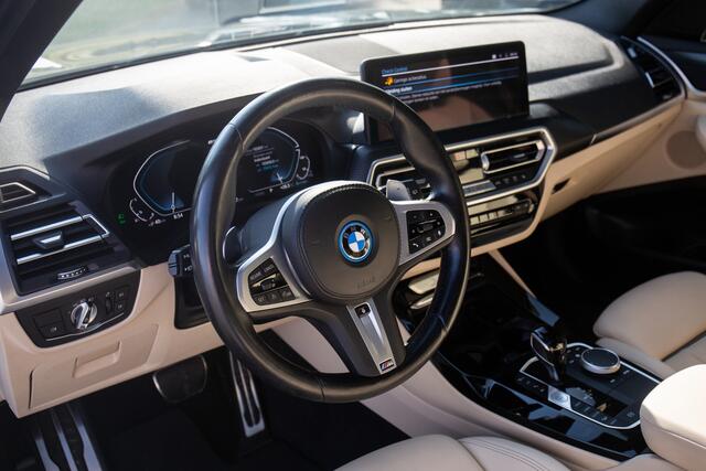 BMW X3 xDrive30e High Executive M-Sport , Pano dak, Trekhaak, 360°camera,