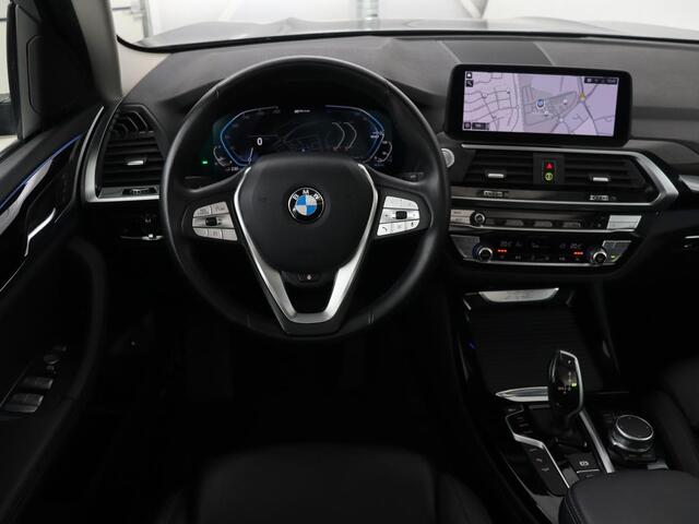 BMW X3 xDrive30e High Executive | X Line | Panoramadak | Stoel & stuurverwarming | Carplay | Sportstoelen | Half leder | Live Cockpit | Full LED | Camera