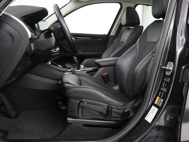 BMW X3 xDrive30e High Executive | X Line | Panoramadak | Stoel & stuurverwarming | Carplay | Sportstoelen | Half leder | Live Cockpit | Full LED | Camera
