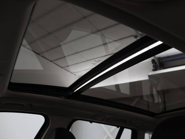 BMW X3 xDrive30e High Executive | X Line | Panoramadak | Stoel & stuurverwarming | Carplay | Sportstoelen | Half leder | Live Cockpit | Full LED | Camera
