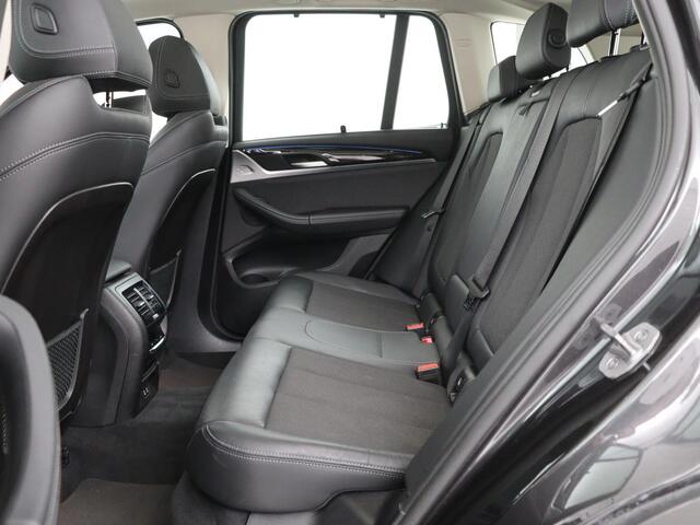 BMW X3 xDrive30e High Executive | X Line | Panoramadak | Stoel & stuurverwarming | Carplay | Sportstoelen | Half leder | Live Cockpit | Full LED | Camera