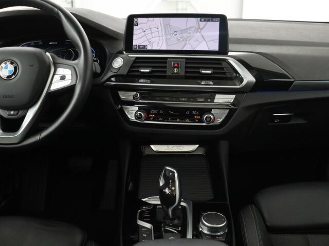BMW X3 xDrive30e High Executive | X Line | Panoramadak | Stoel & stuurverwarming | Carplay | Sportstoelen | Half leder | Live Cockpit | Full LED | Camera