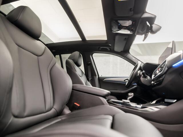 BMW X3 xDrive30e M Sport High Executive 293Pk Automaat (PANORAMADAK, M PAKKET, APPLE CARPLAY, HEAD-UP DISPLAY, GROOT NAVI, STUUR/STOELVERWARMING, MEMORY SEATS, LEDER, CAMERA, HARMAN/KARDON, NIEUWSTAAT)