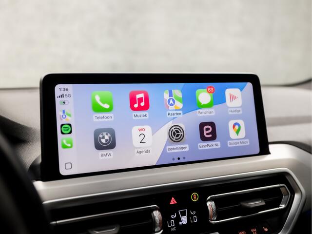 BMW X3 xDrive30e M Sport High Executive 293Pk Automaat (PANORAMADAK, M PAKKET, APPLE CARPLAY, HEAD-UP DISPLAY, GROOT NAVI, STUUR/STOELVERWARMING, MEMORY SEATS, LEDER, CAMERA, HARMAN/KARDON, NIEUWSTAAT)