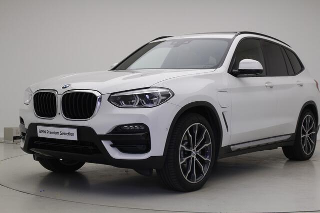 BMW X3 xDrive30e xLine | Panorama | Leder | Trekhaak | Elek. verst. stoelen met Memory