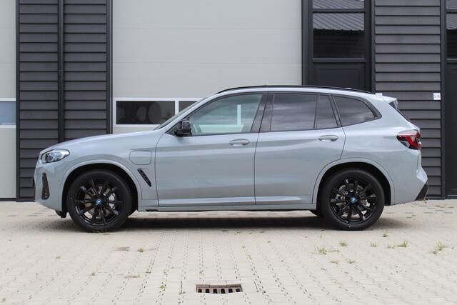 BMW X3 xDrive30e M-sport | Laser | Trekhaak | HUD | Panoramadak