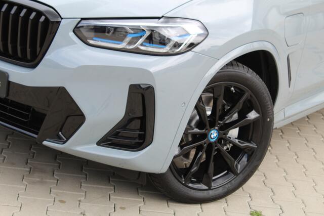 BMW X3 xDrive30e M-sport | Laser | Trekhaak | HUD | Panoramadak