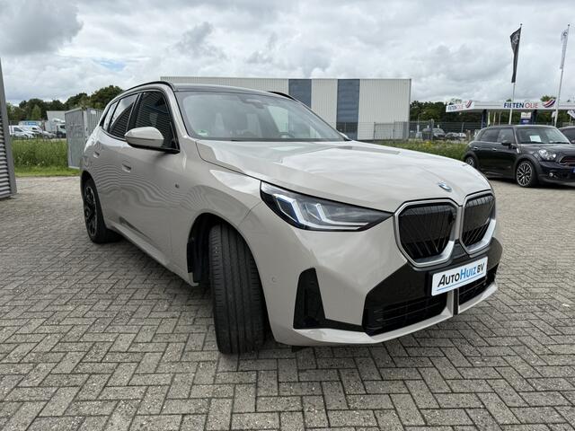 BMW X3 20 xDrive 208PK M Sport Panoramadak Head-Up Display Trekhaak Harman-Kardon 360 Graden Camera 20 Inch Leder Elek Stoelverstelling Keyless Entry Iconic Glow