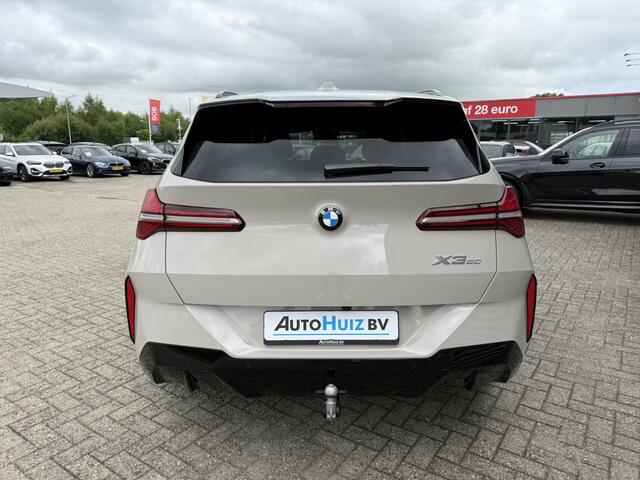BMW X3 20 xDrive 208PK M Sport Panoramadak Head-Up Display Trekhaak Harman-Kardon 360 Graden Camera 20 Inch Leder Elek Stoelverstelling Keyless Entry Iconic Glow