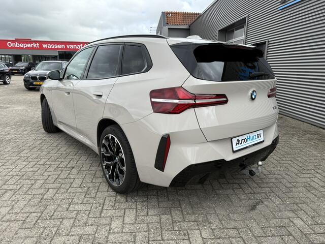 BMW X3 20 xDrive 208PK M Sport Panoramadak Head-Up Display Trekhaak Harman-Kardon 360 Graden Camera 20 Inch Leder Elek Stoelverstelling Keyless Entry Iconic Glow