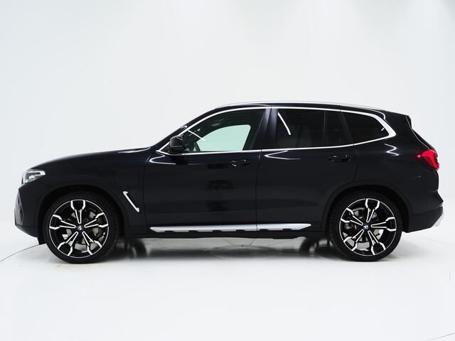 BMW X3 xDrive30e LCI 292PK | Leder | Sportstoelen | Zwarte Hemel | Camera | DAB | Carplay
